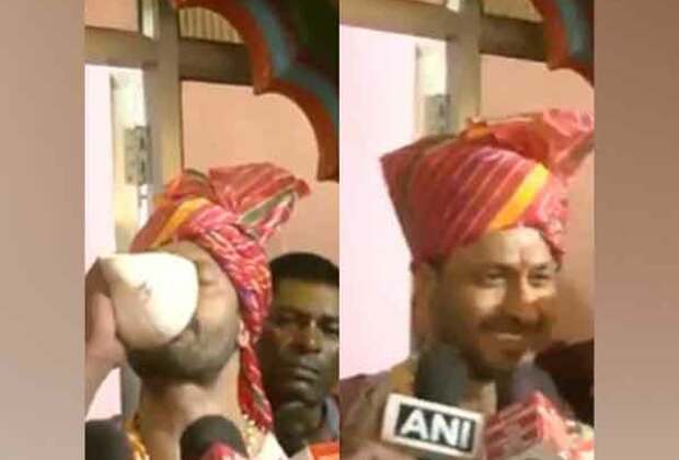 Vidyut Jammwal blows conch shell, celebrates Holi at Shri Dwarkadhish Temple in Mathura