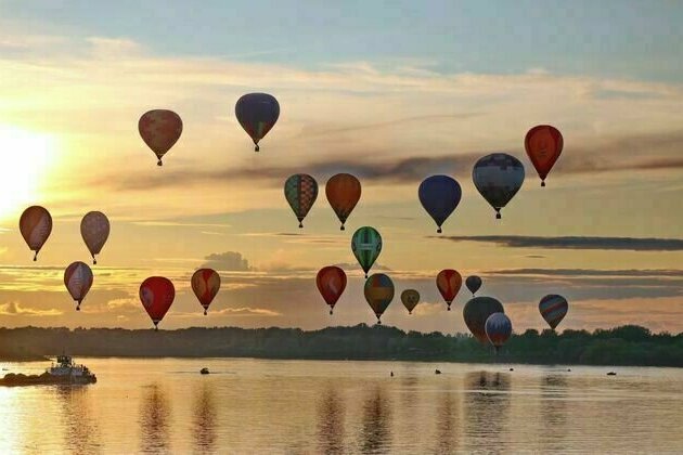 UAE Balloon ascends in Russian skies