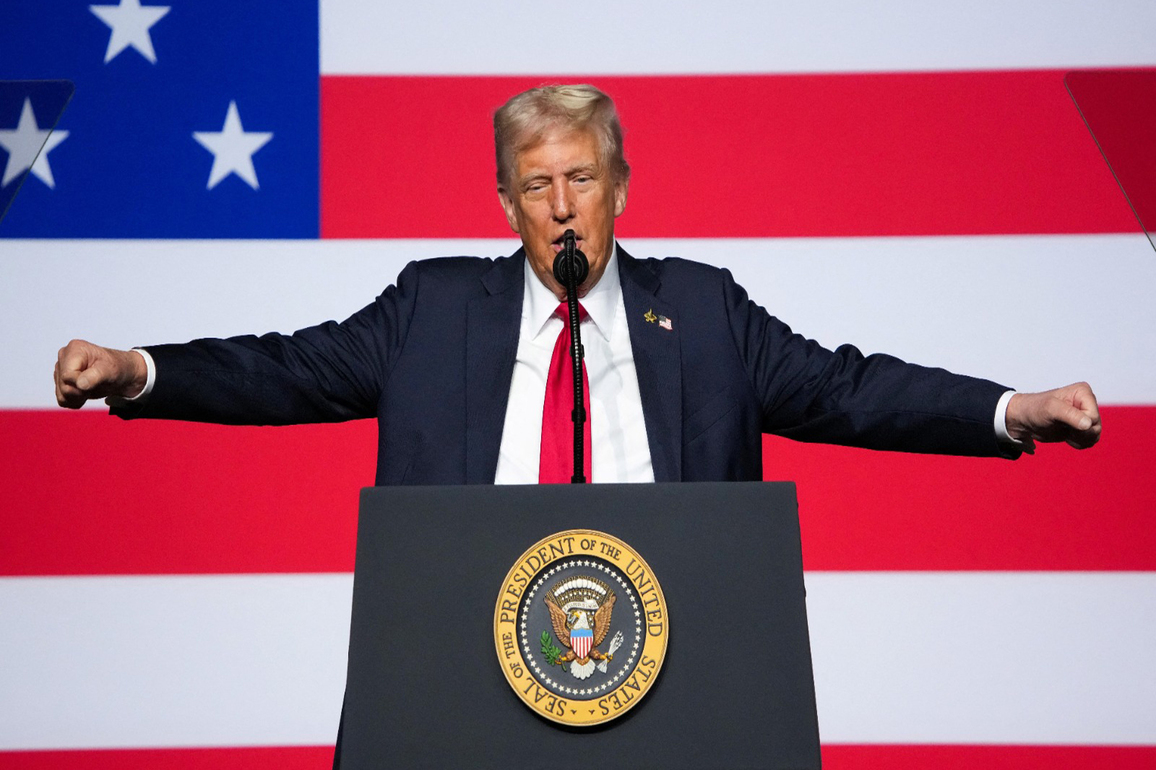 Trump praises Pak leadership for 2nd time in two days, again claims to stop India-Pak war