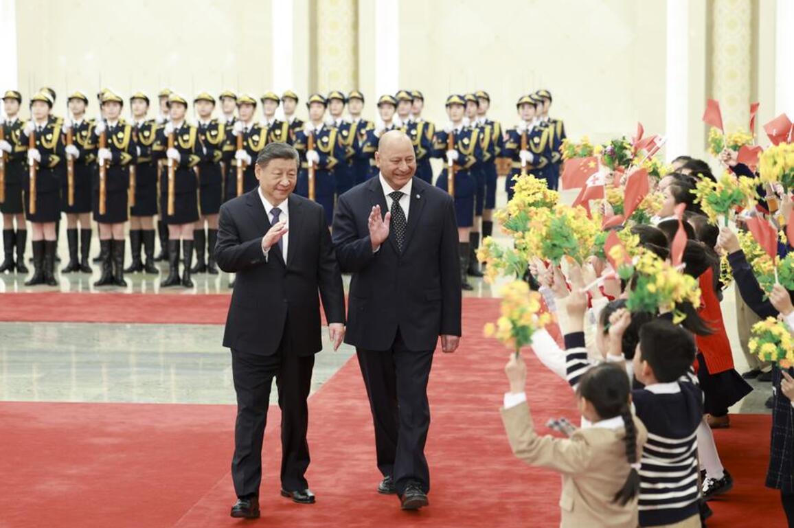 Xi's Album | Xi meets Tonga's king