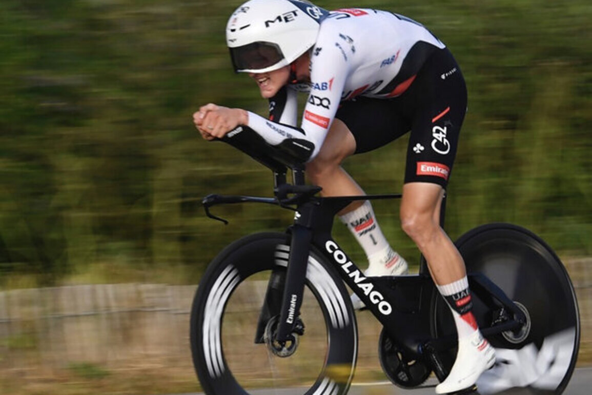 UAE Team Emirates-XRG's Julius Johansen powers to prologue victory at the Boucles de la Mayenne