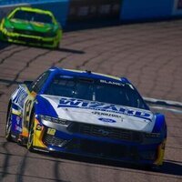 Ryan Blaney holds on in Phoenix, ends Tyler Reddick's winning streak
