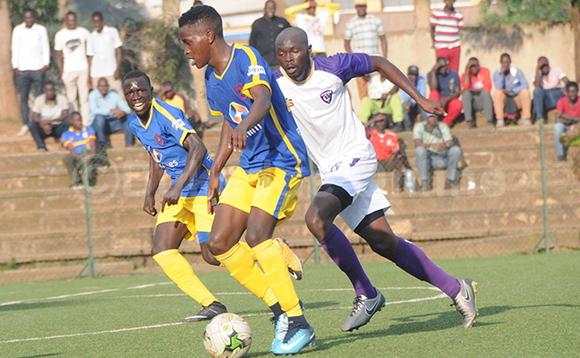 Allan Okello (wakati ) owa KCCA ng'ayita ku Fahad Kawooka owa Wakiso Kamuli Park. KCCA ewangudde 2-0 Sept 14 2018. (ekif:Silvano Kibuuka) Allan Okello (wakati ) owa KCCA ng'ayita ku Fahad Kawooka owa Wakiso Kamuli Park. KCCA ewangudde 2-0 Sept 14 2018. (ekif:Silvano Kibuuka)