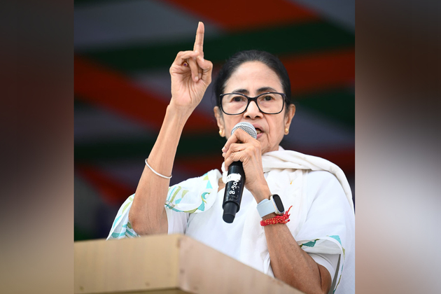 "Don't try to play with me because you won't be able to compete": Mamata Banerjee attacks BJP
