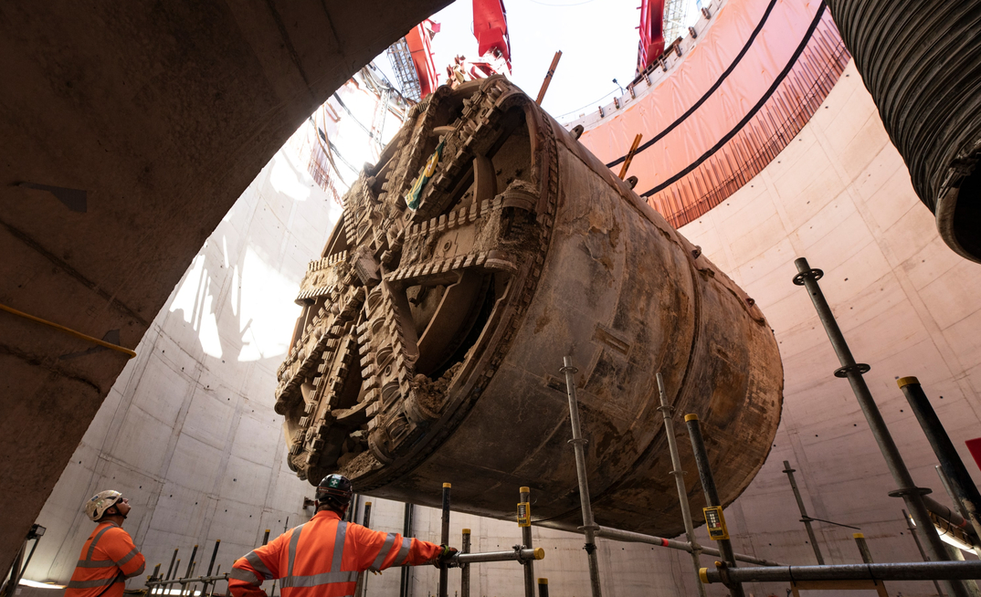 Sections of HS2’s TBM Anne being lifted at Green Park Way tunnel shaft 