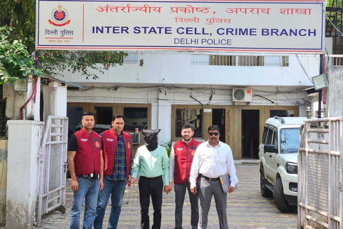 Delhi: Crime Branch arrests accused in pirated books racket; printing machines seized