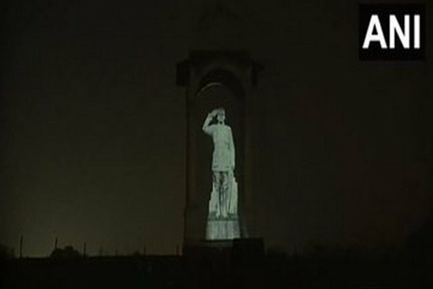 PM Modi unveils hologram statue of Netaji Subhas Chandra Bose at India Gate