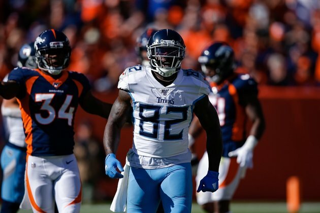 Report: TE Delanie Walker hopes to return in 2021