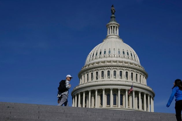 US Lawmakers Consider Debt Ceiling Deal