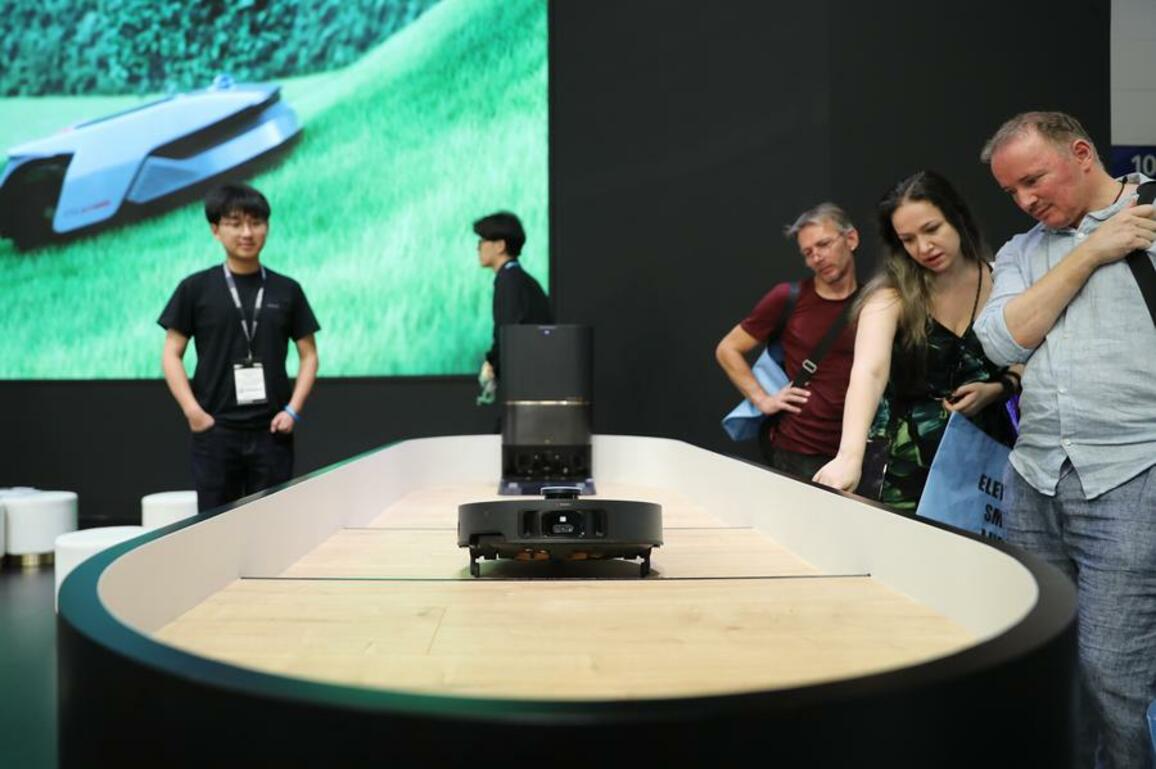 China's consumer electronics sector taps AI to crack high-end market