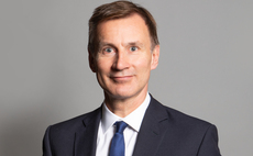 Hunt's new fiscal plan delayed by two weeks