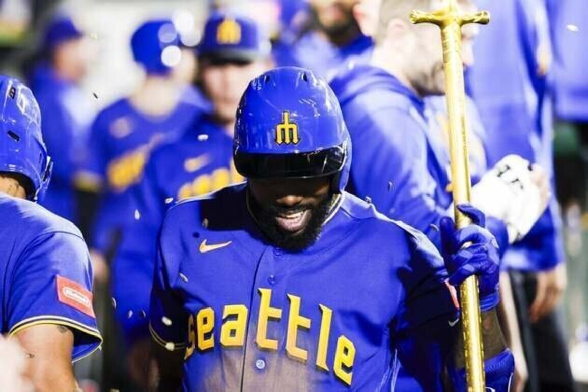 Randy Arozarena's homer helps Mariners top Astros to end skid