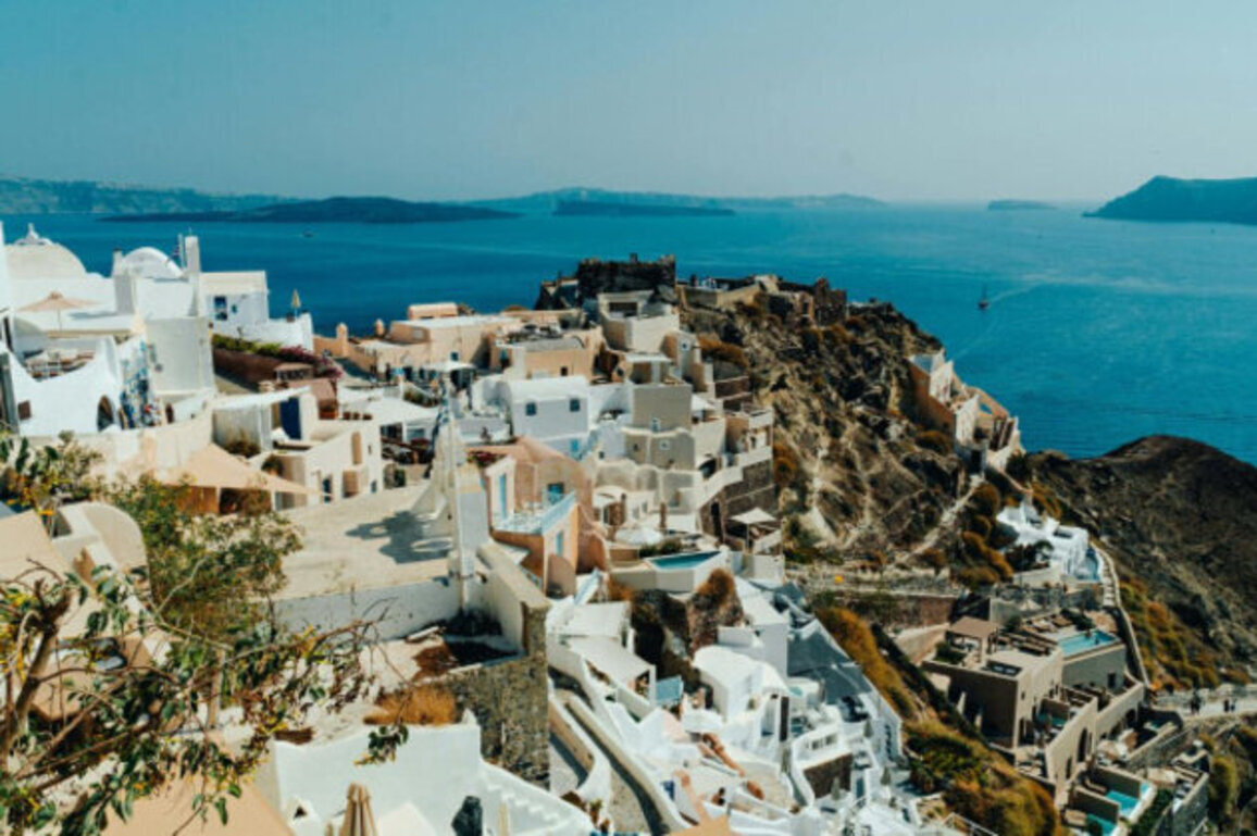 Greek Hotels Face Mass Cancellations as Iran War Hits Tourism