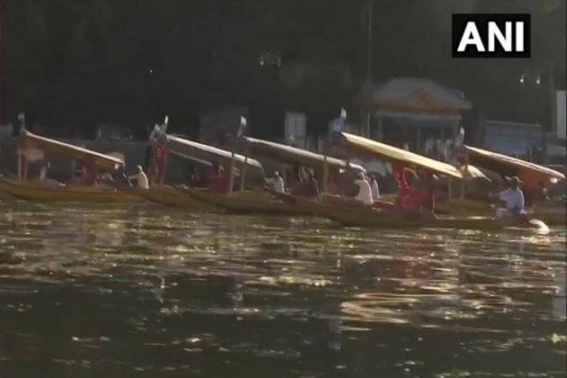 Indian Army organises annual 'Shikara Race' in Srinagar