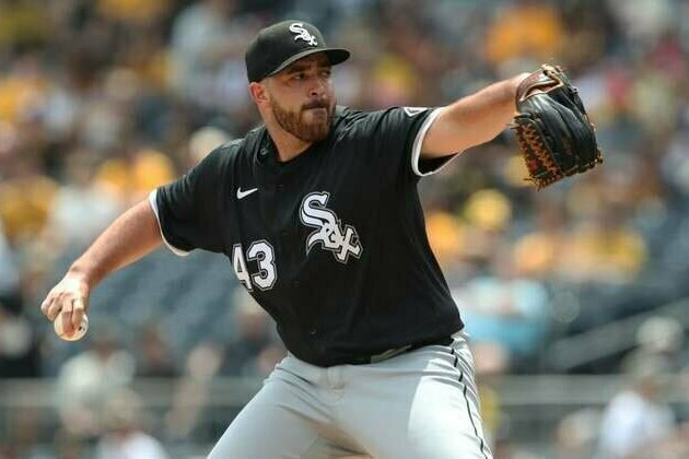 White Sox rout Pirates to complete first sweep of season