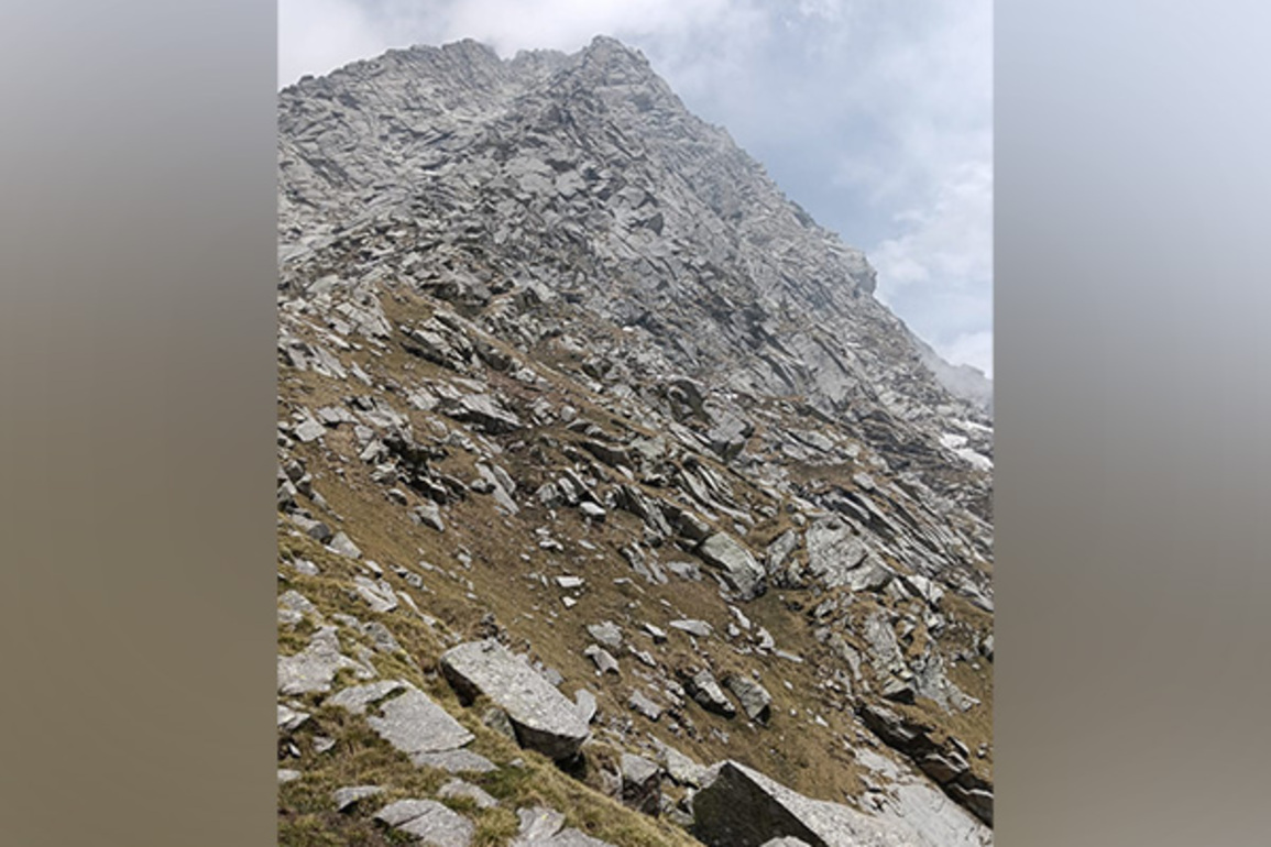 HP: Israeli trekker found seriously injured after going missing in Dhauladhar mountains