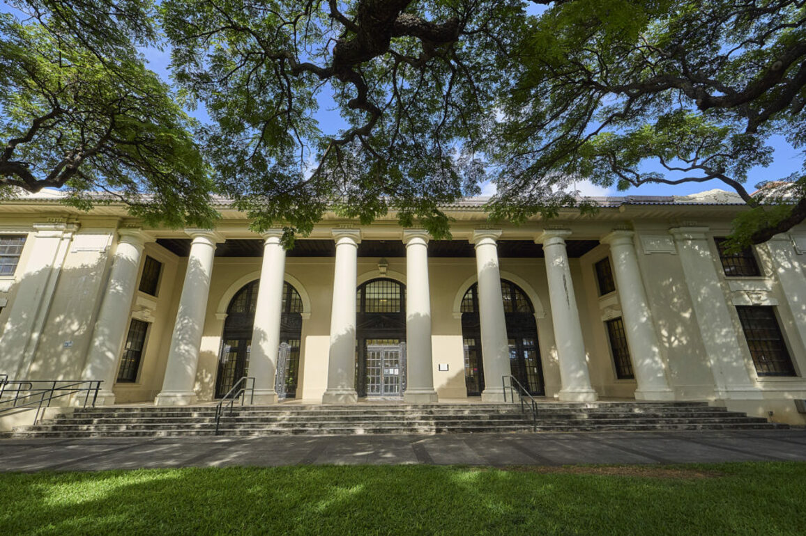 Librarians Strive To Preserve Democratic Principles - Honolulu Civil Beat