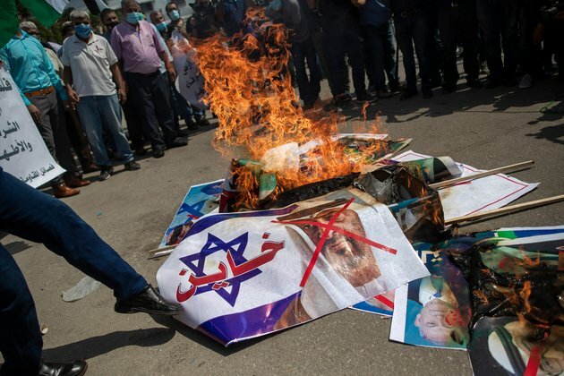Israelis Welcome, Palestinians Denounce Gulf Deals