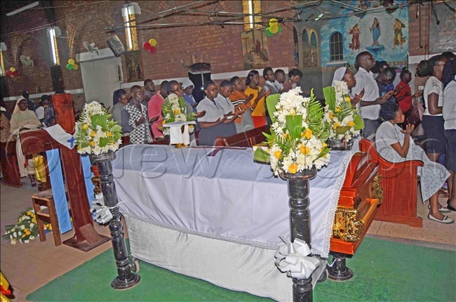  he  mourners that attended  r sennogas requiem mass 