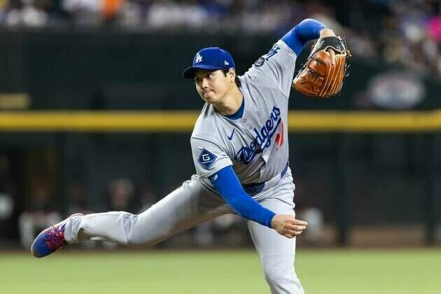 Diamondbacks rally past Dodgers in 9th to remain in playoff hunt