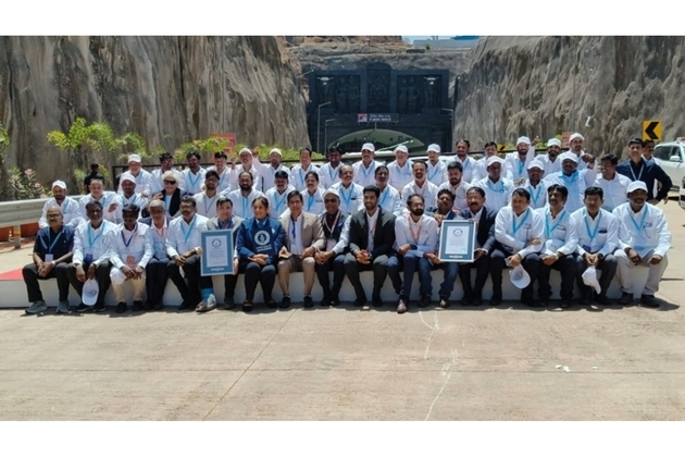 Guinness Glory: CM Devendra Fadnavis praises Navayuga for landmark Missing Link Project