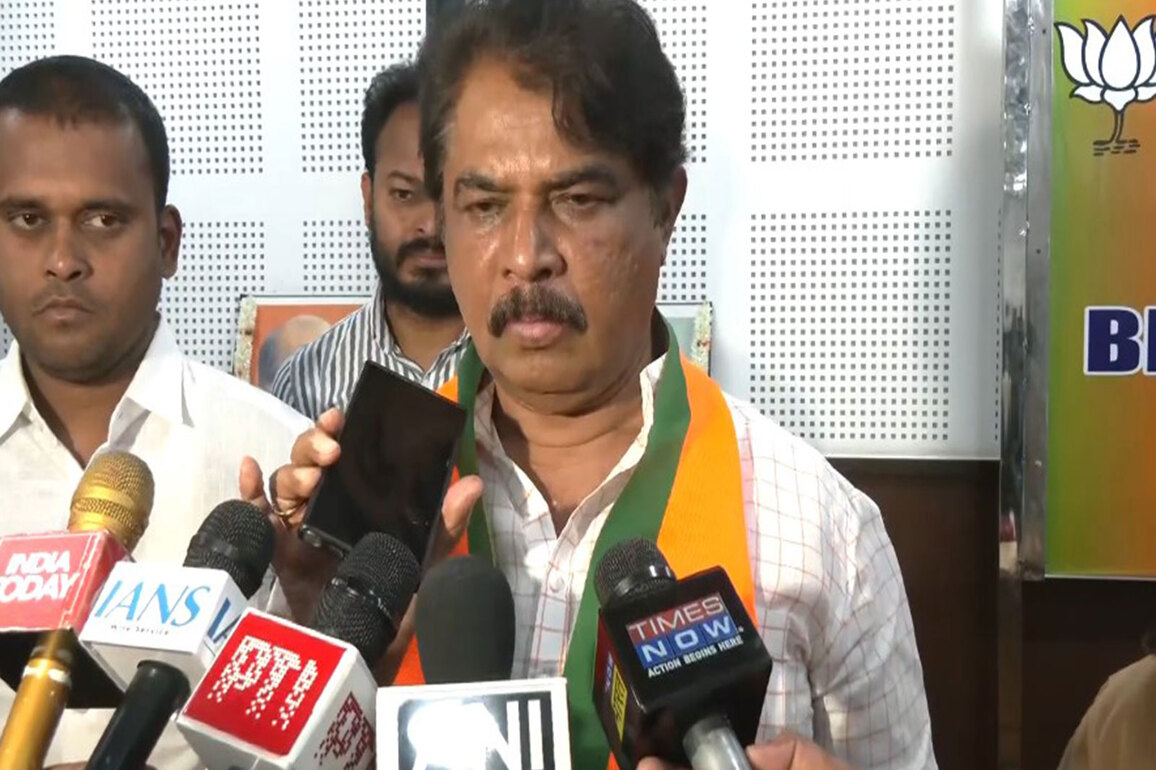 Karnataka: LoP urges Speaker to take strong action against Cong legislators for "disrespecting" Governor
