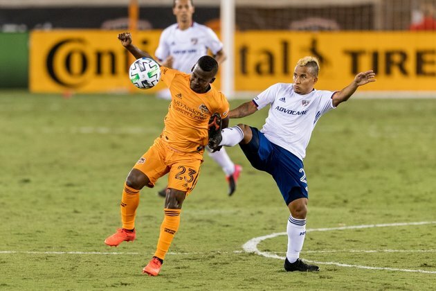 Extra pressure colors late-season Texas Derby