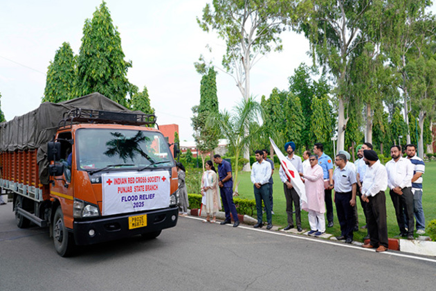 Punjab Governor flags off 9 trucks of relief material for flood victims