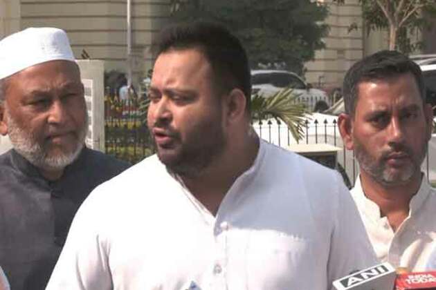 "Sab koi jae bhaad mein, apan kursi ke jugaad mein": Tejashwi Yadav takes dig at Nitish Kumar