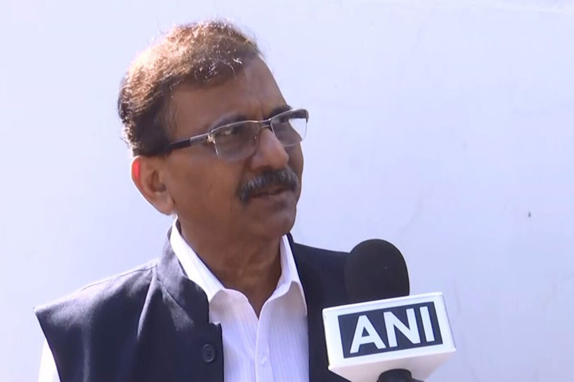 Should talk to Opposition in country instead of Trump: Sanjay Raut jibes at PM Modi