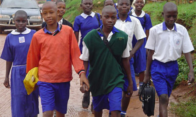 Teachers want lunch fee for pupils charged Teachers want lunch fee for pupils charged
