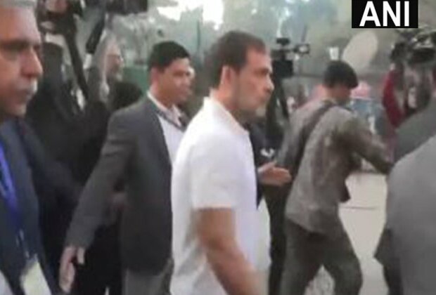 Congress MP Rahul Gandhi cast his vote at a polling station in New Delhi assembly seat