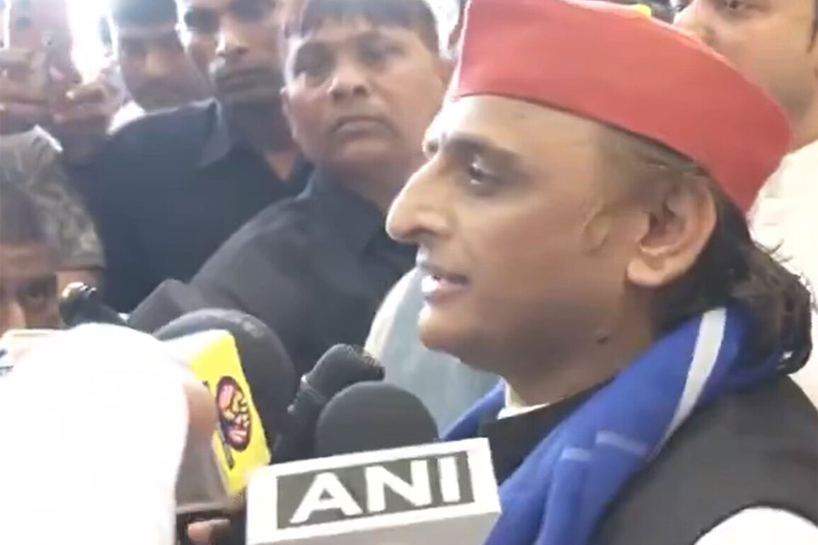 "What work have you done for safety and empowerment of women?" Akhilesh Yadav slams Centre