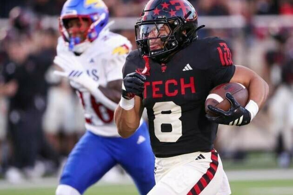 Cameron Dickey, No. 9 Texas Tech run all over Kansas