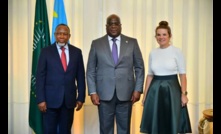  DRC president Felix Tshisekedi (centre) with Ivanhoe Mines independent director Kgalema Motlanthe and president and CFO Marna Cloete