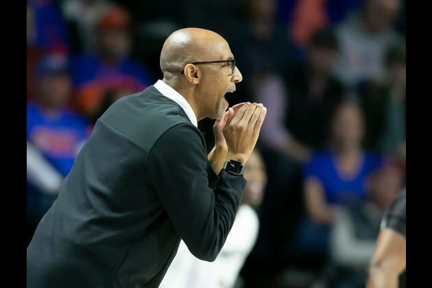 UCF holds off South Dakota St. at Jacksonville Classic
