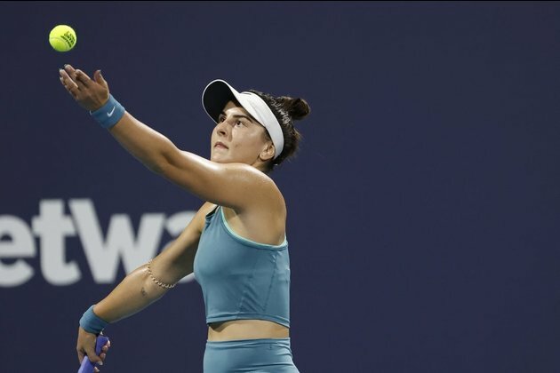 Bianca Andreescu on injury: 'Praying for nothing serious'