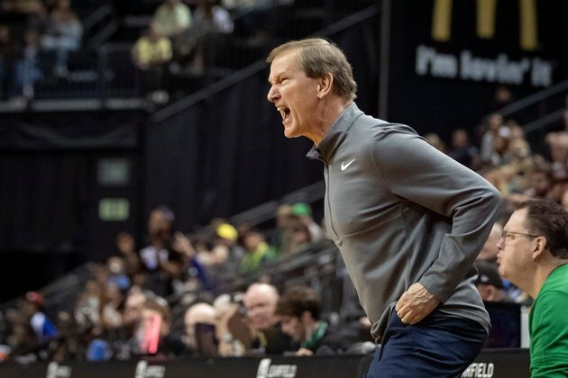 Oregon makes easy work of Florida AM in Pac-12/SWAC Legacy Series
