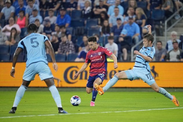 Gadi Kinda, Daniel Salloi propel SKC past FC Dallas