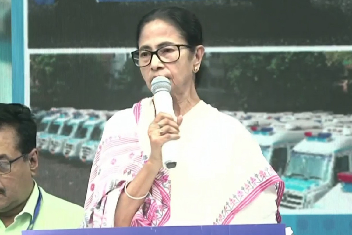 West Bengal CM Banerjee inaugurates 110 self-sufficient mobile medical units
