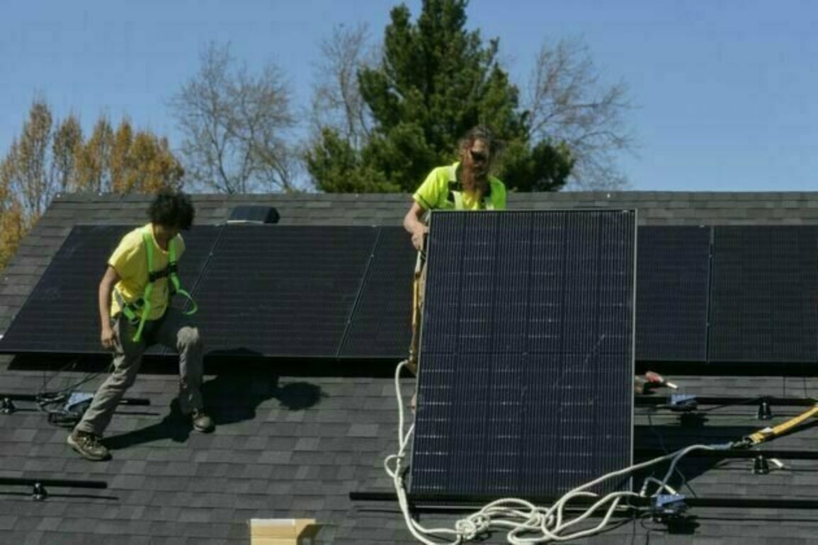 US solar manufacturers lag skyrocketing market demand