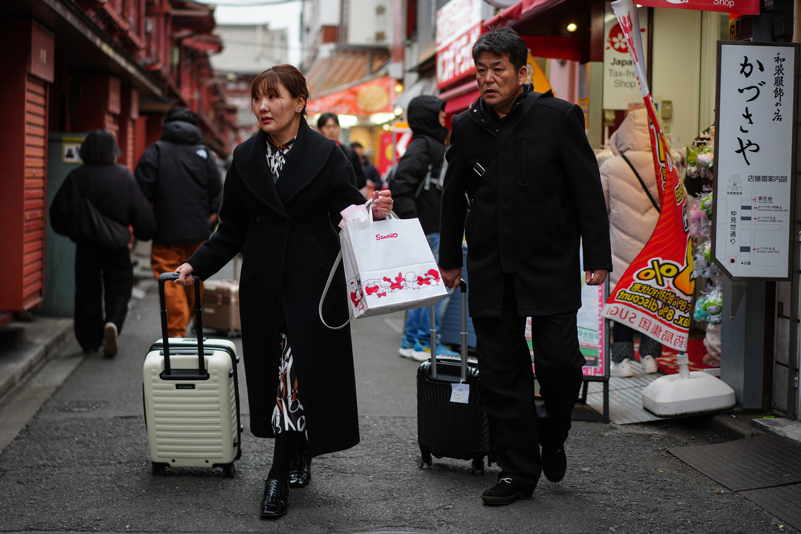 JAPAN-TOURISM-CHINESE MAINLAND VISITORS-PLUNGE