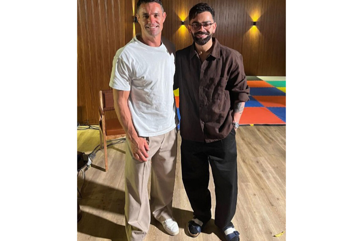 Virat Kohli meets former New Zealand rugby player Dan Carter