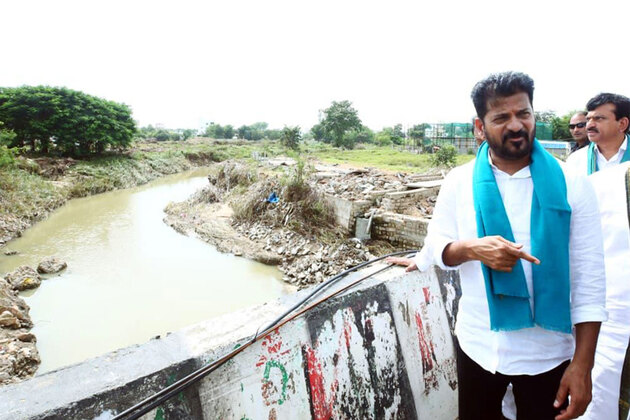 Telangana's Musi River in spate: CM Reddy orders evacuation from low-lying areas, reviews relief efforts