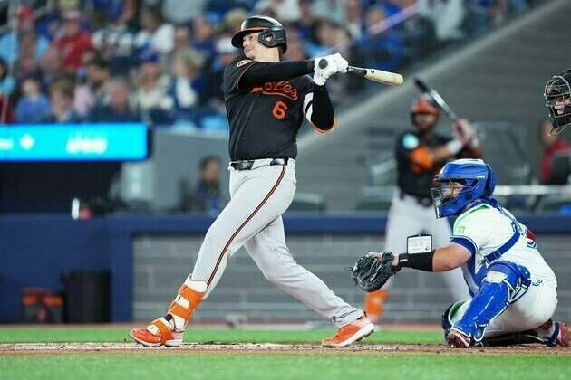 Orioles smack six HRs, rout Blue Jays