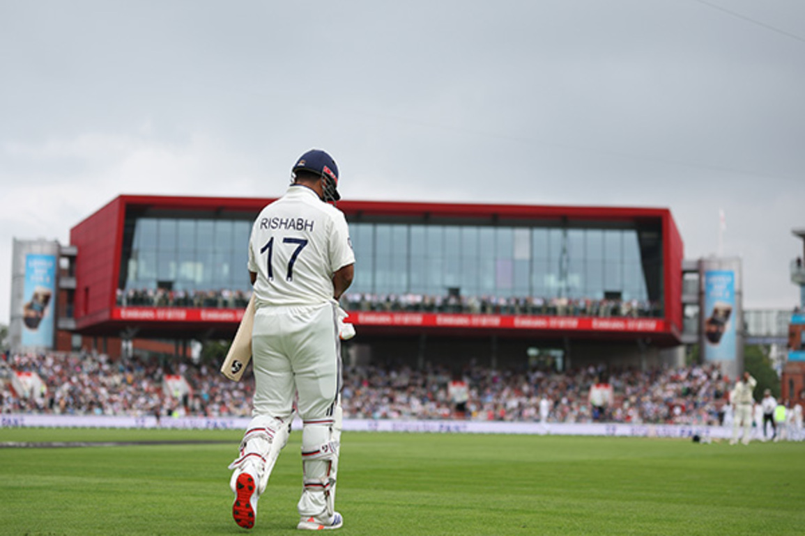 Rishabh Pant returns to bat through pain as India reach 321/6 at Lunch on Day 2