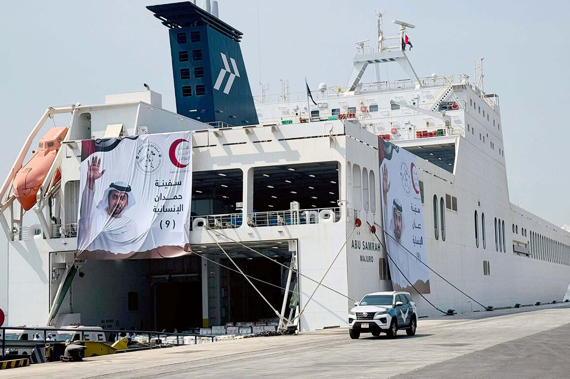 UAE's 9th Hamdan humanitarian ship departs to Gaza under 'Operation Chivalrous Knight 3'
