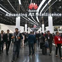 Roundup: Chinese firms shine at int'l mobile congress, win multiple awards