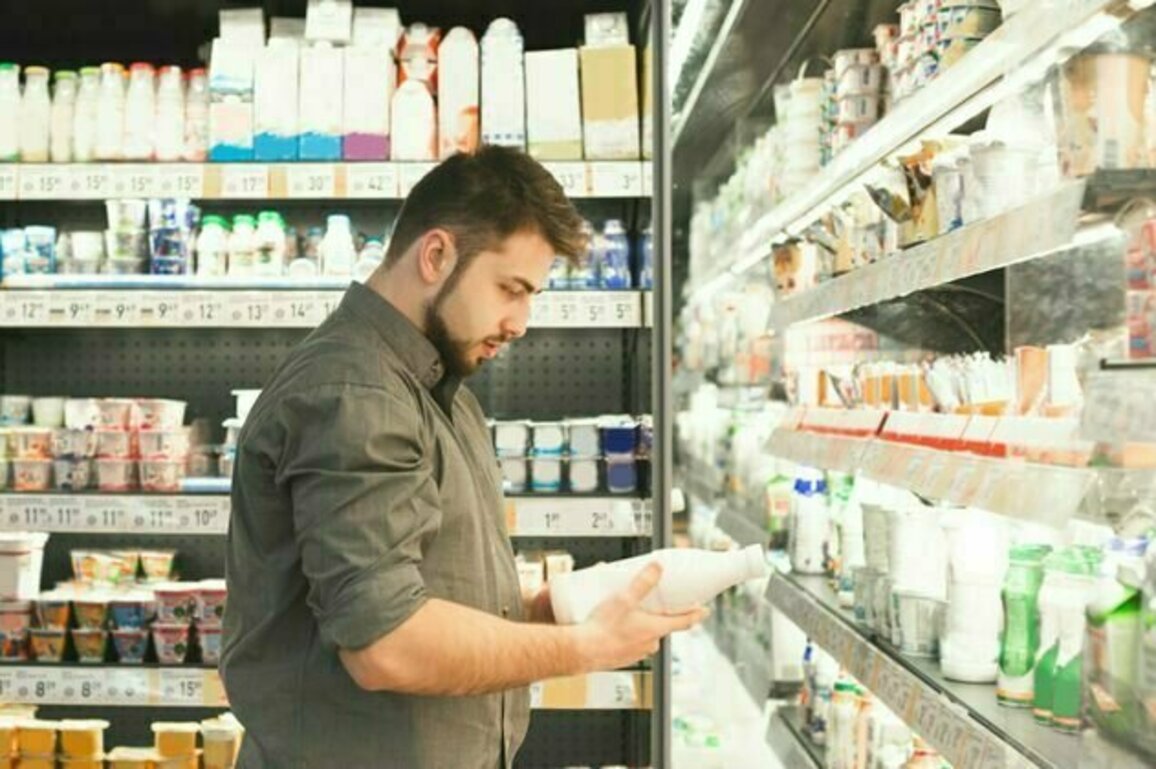 What's the difference between skim milk and light milk?