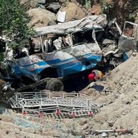 6 die, 18 injured in bus-trailer collision on Pak